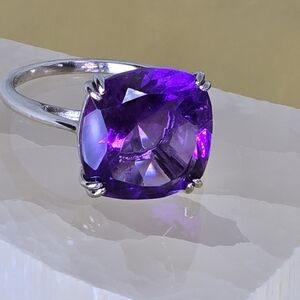 925 Sterling Silver Ring Sz 8 with Cushion Cut Natural Amethyst 13x13mm Gem